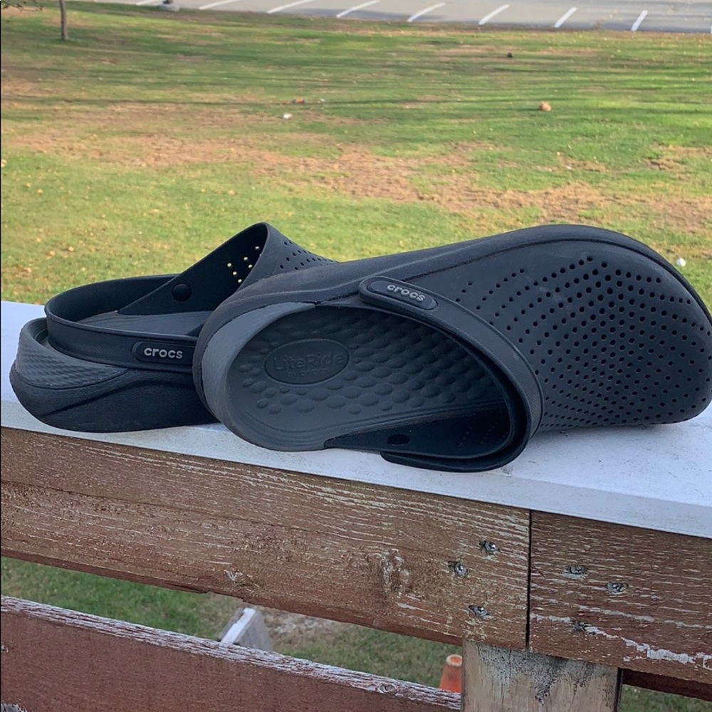 Crocs “LiteRide” men9/women 10 super comfy black
